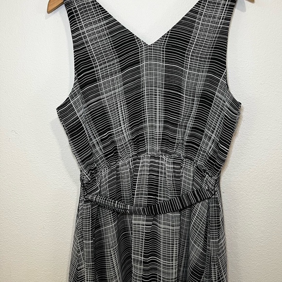 A New Day Black White Plaid Dress Sleeveless V-Neck Lined Size Large L - Picture 7 of 7